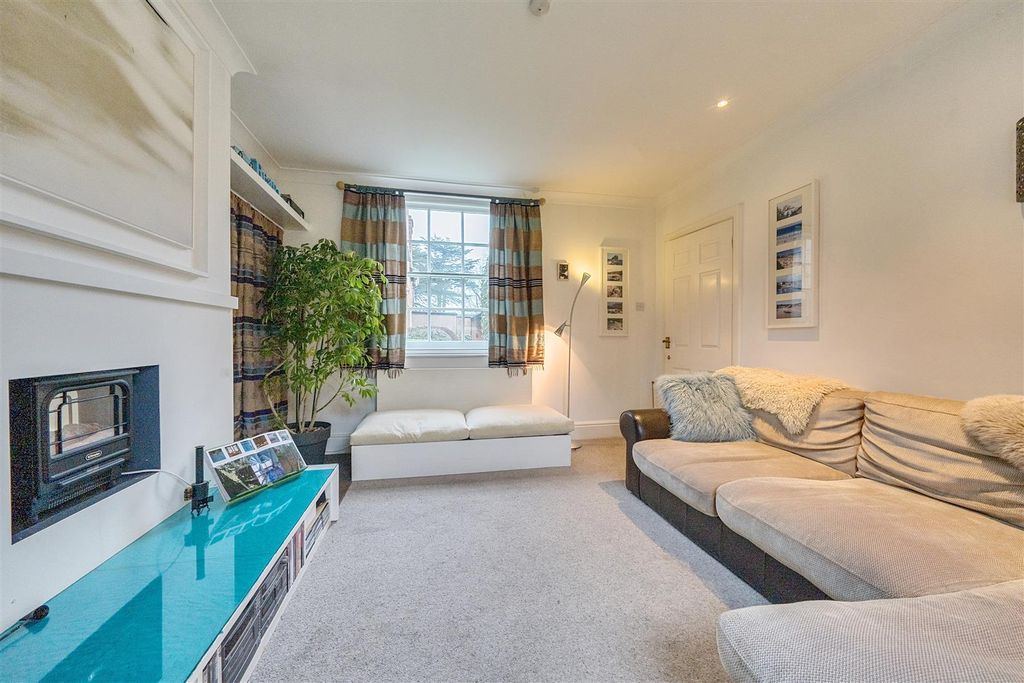 Property photo 3 of 25