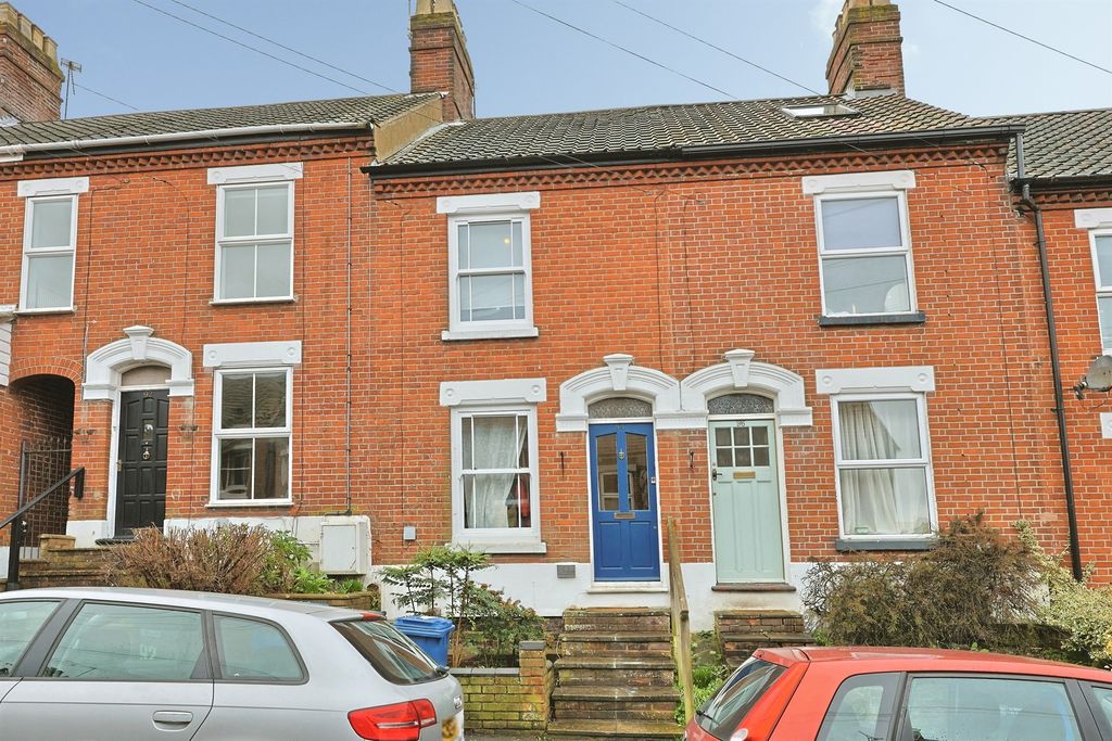 Property photo 1 of 11