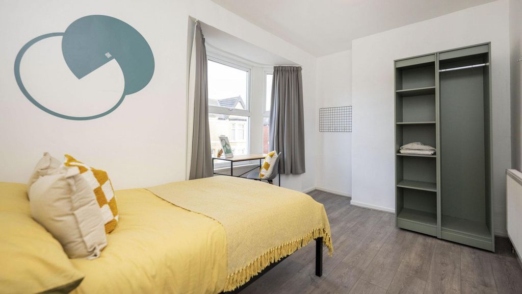 Property photo 2 of 26