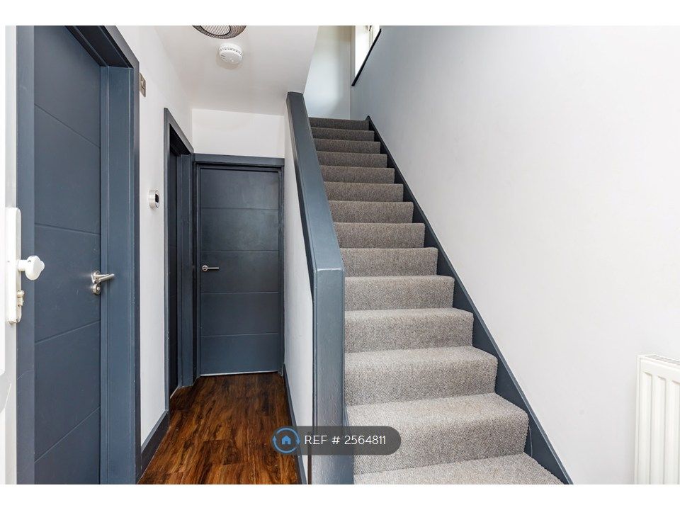 Property photo 1 of 27 Entrance Hall