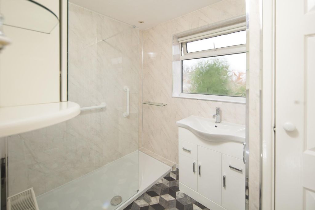 Property photo 3 of 18 Shower Room