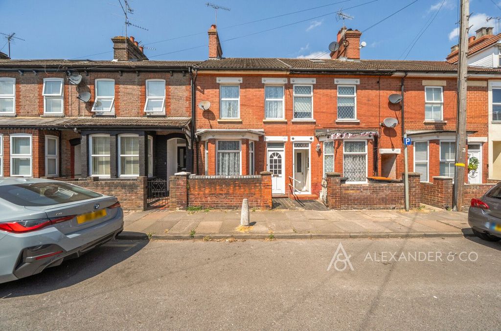 Property photo 1 of 12 69B674Ac-7374-41E...
