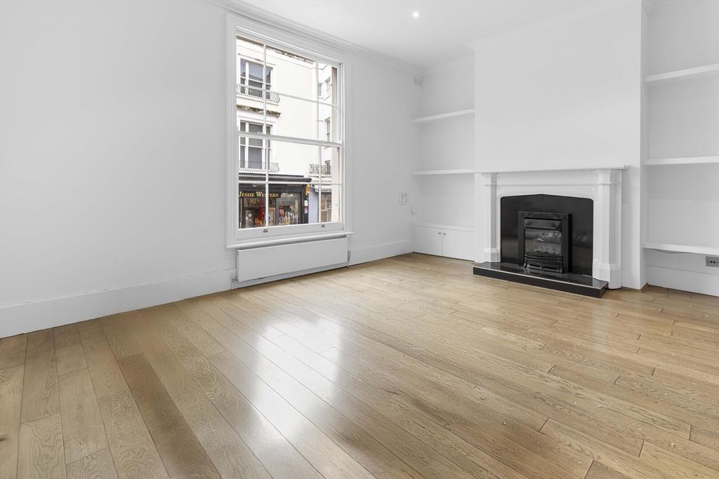 Property photo 2 of 9 Living Room