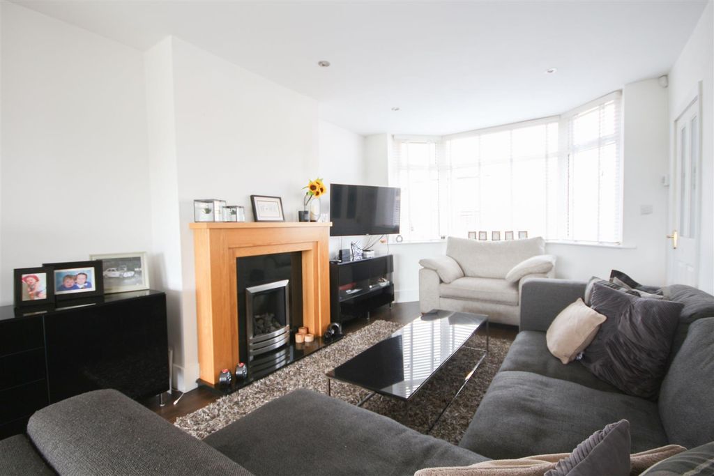 Property photo 3 of 24