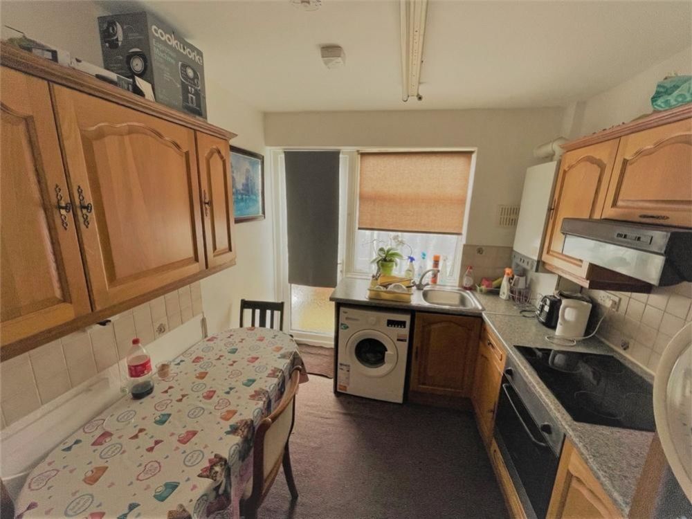 Property photo 2 of 5 Kitchen