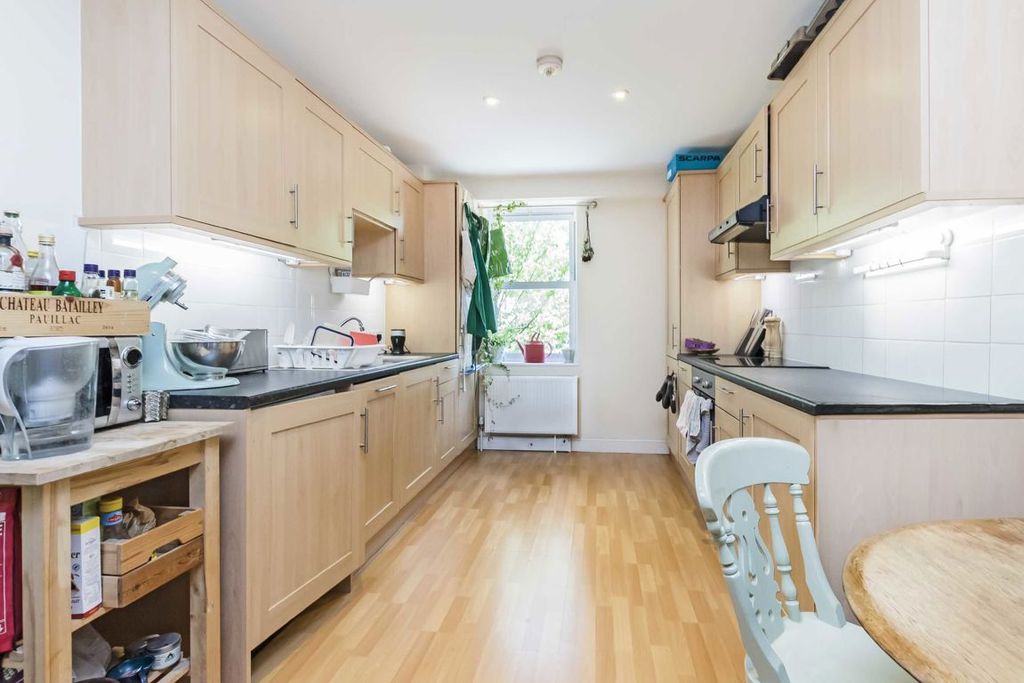 Property photo 3 of 5