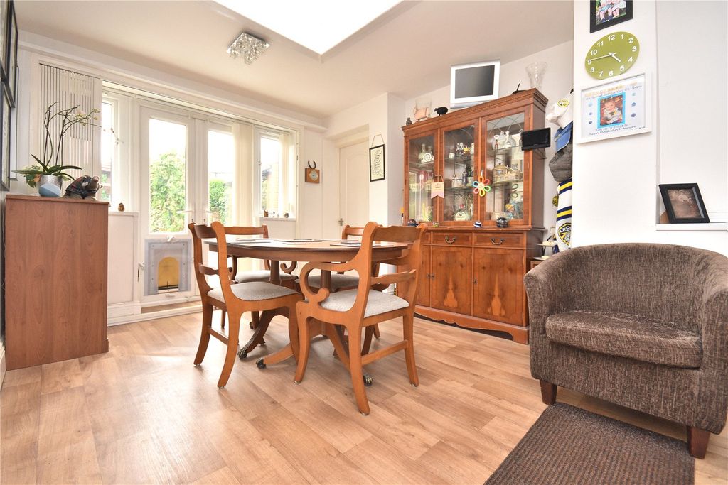 Property photo 3 of 22 Picture No. 11