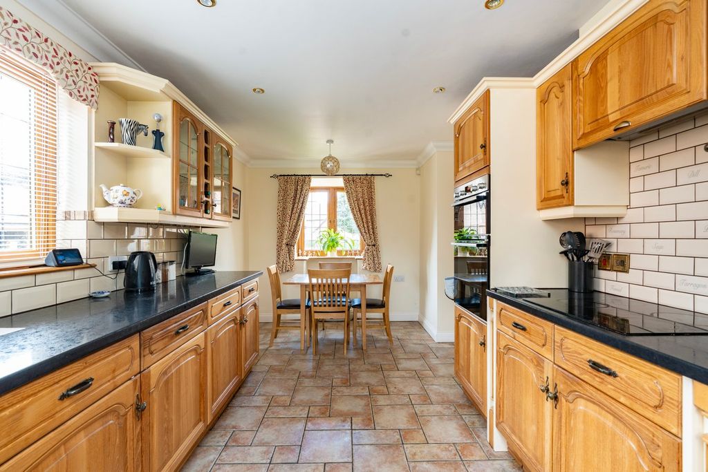 Property photo 3 of 22
