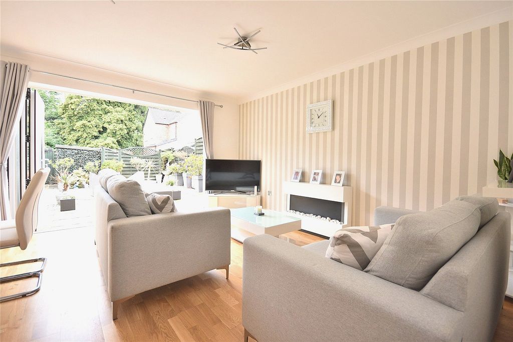 Property photo 2 of 20 Picture No. 17