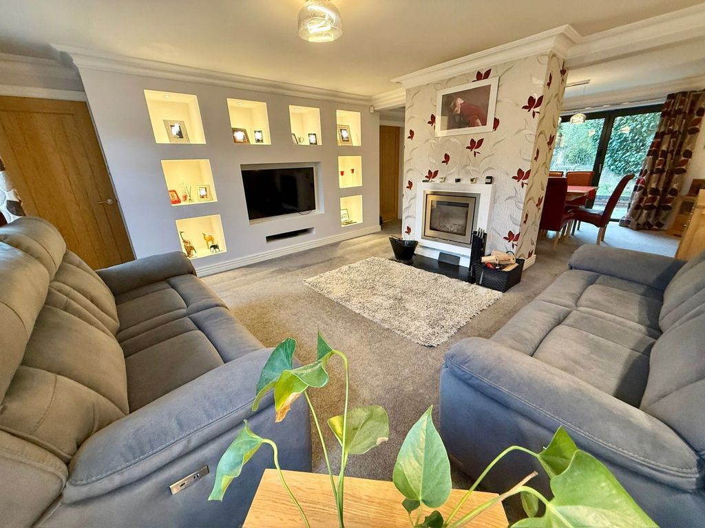 Property photo 2 of 32