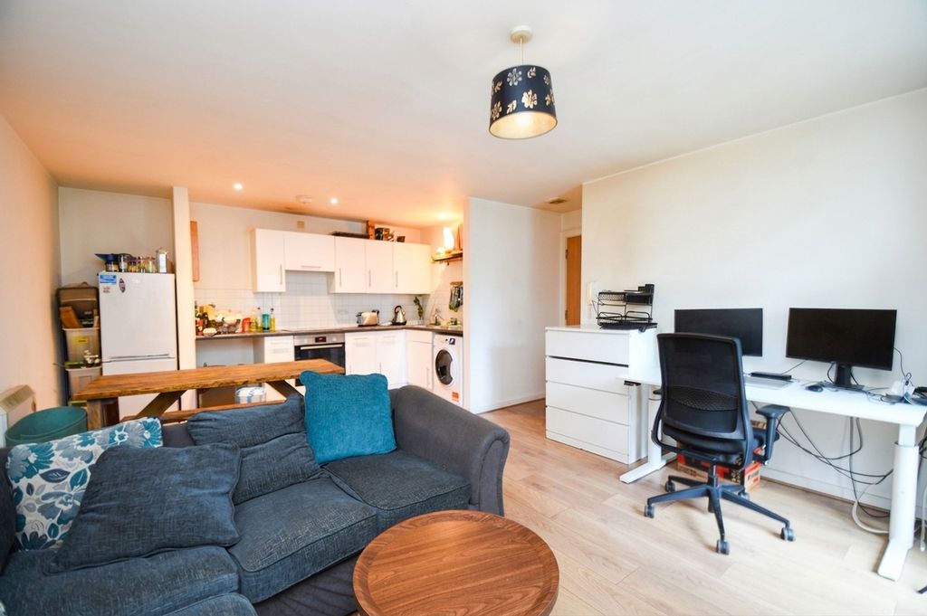 Property photo 2 of 7