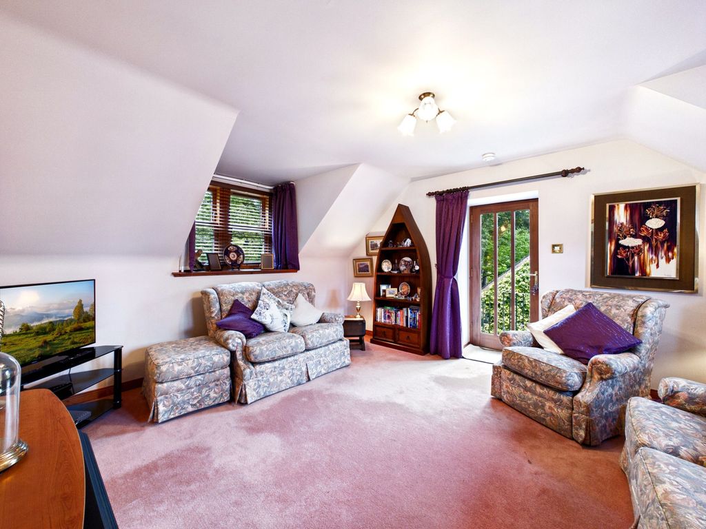 Property photo 2 of 41