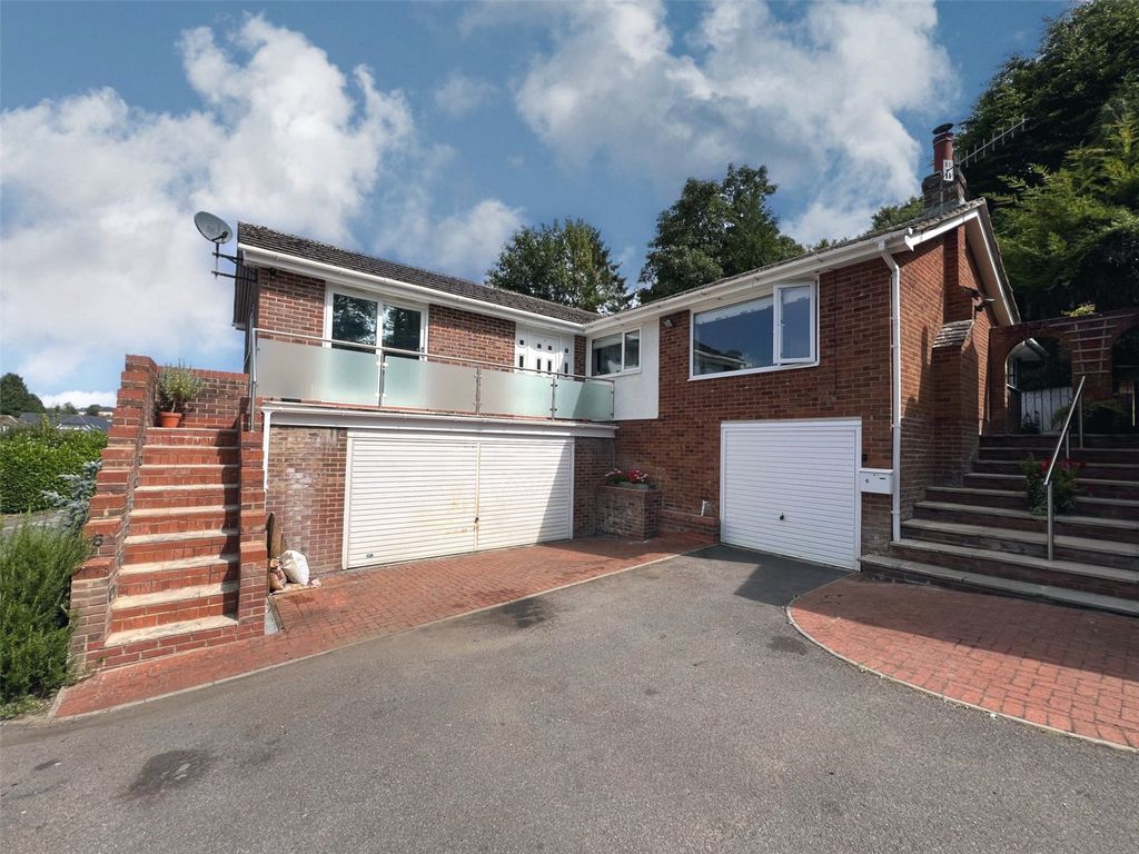 Property photo 1 of 51 Picture No. 18