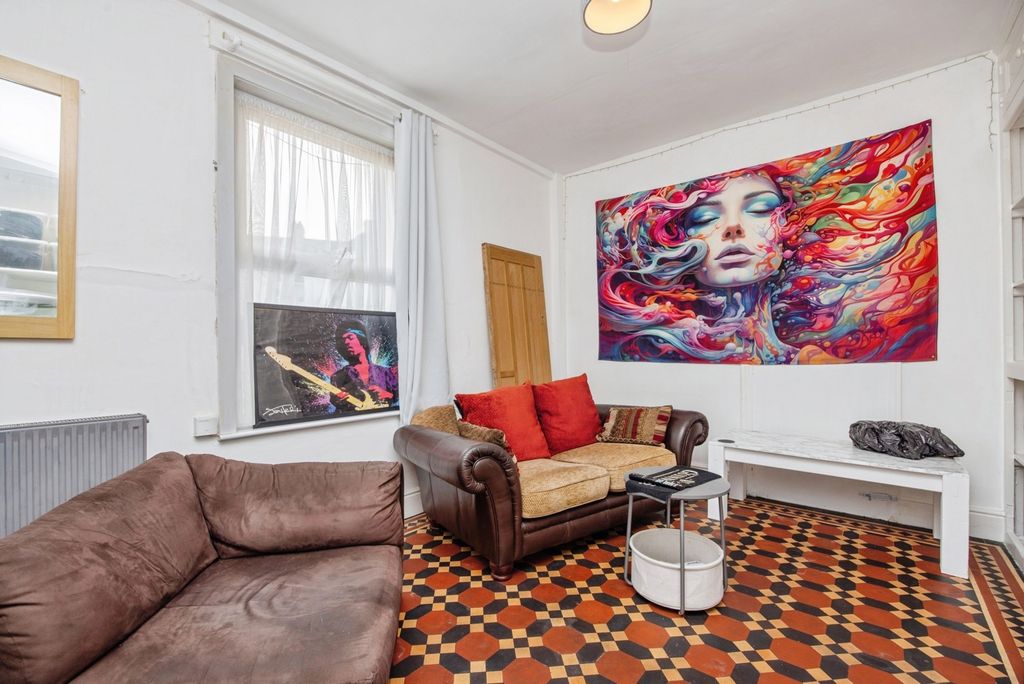 Property photo 2 of 12 Pbox-Img.Jpg