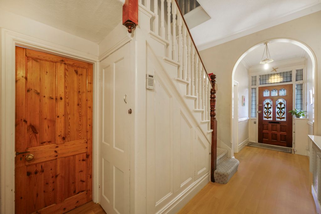 Property photo 2 of 30