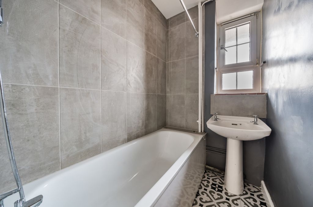 Property photo 2 of 10 Photo 8