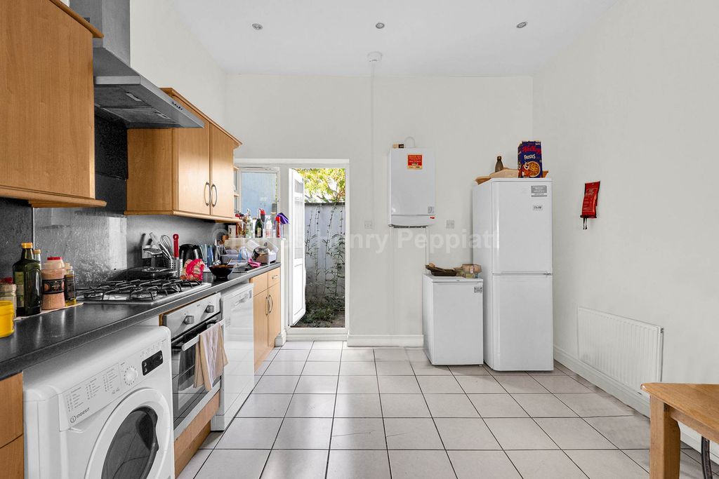 Property photo 3 of 13