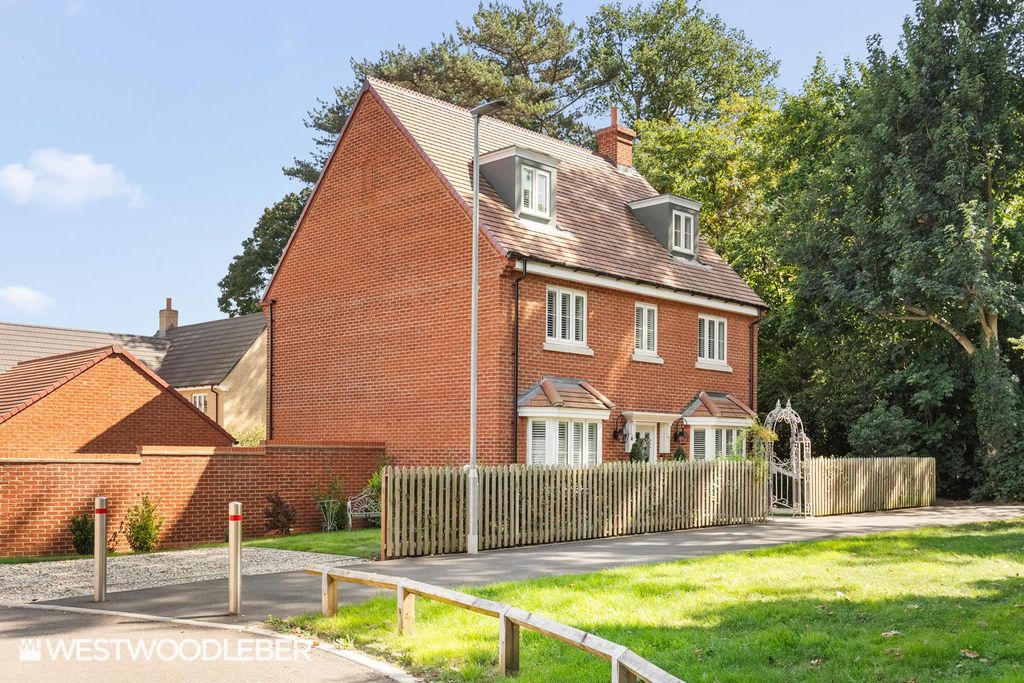 Property photo 1 of 44 Elmerclose_1.Jpg