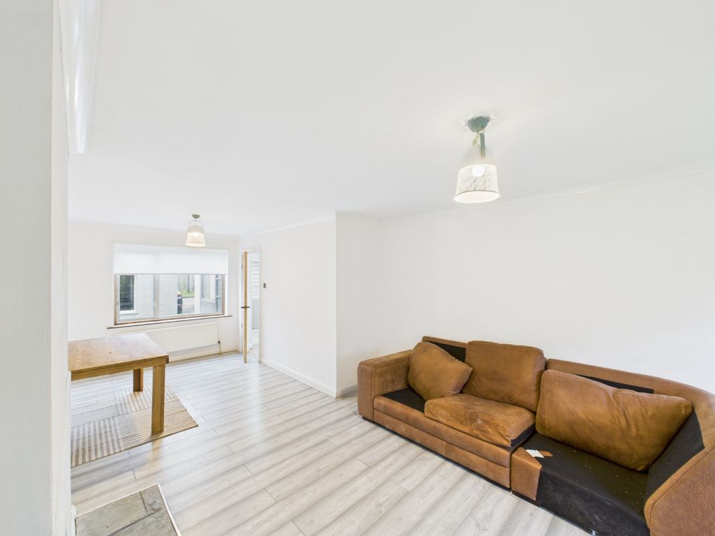 Property photo 3 of 17 4559546