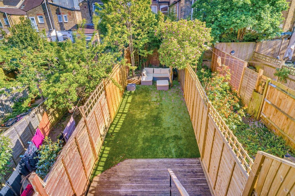 Property photo 3 of 17