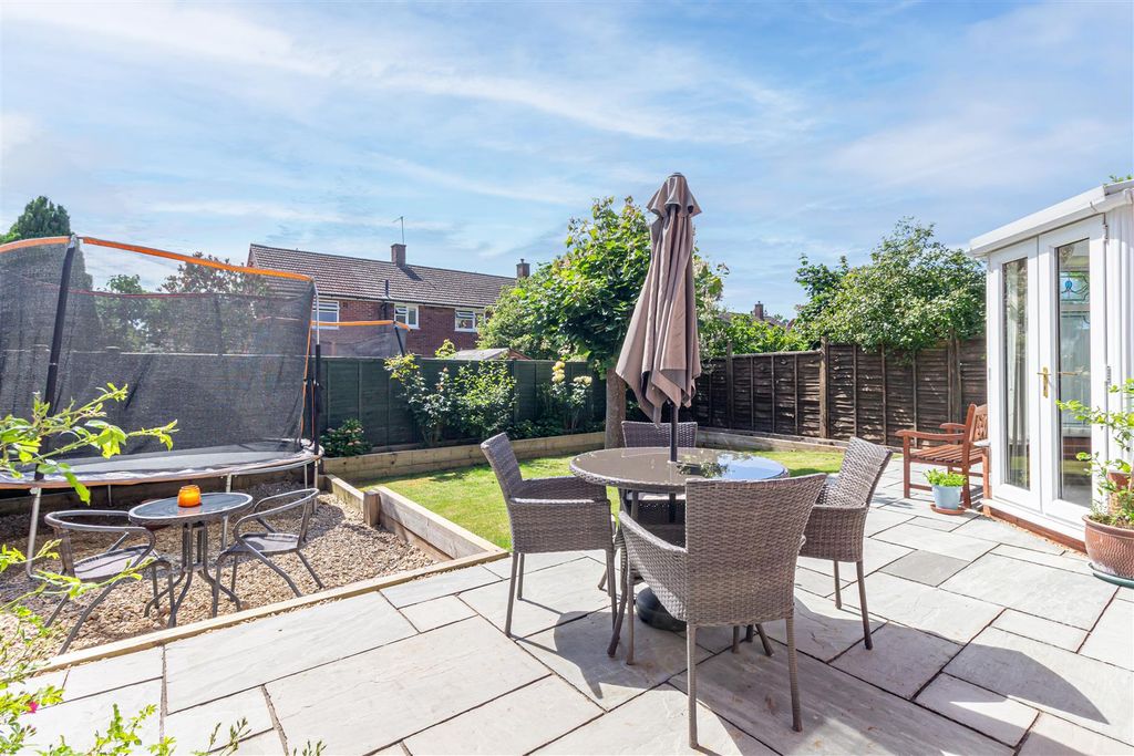 Property photo 3 of 23 Garden-1.Jpg