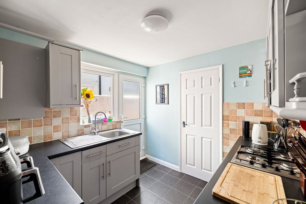 Property photo 2 of 13