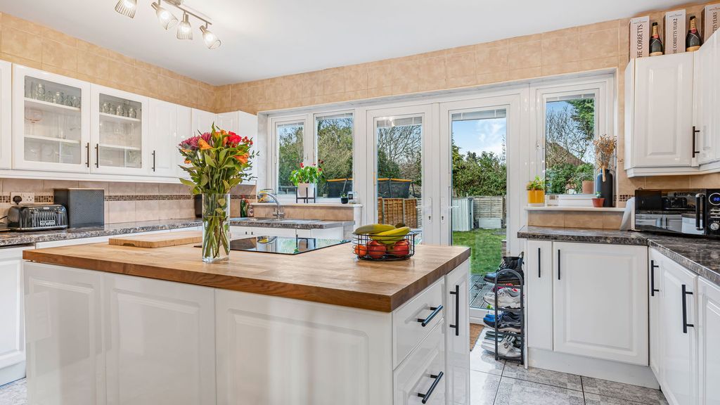 Property photo 2 of 18