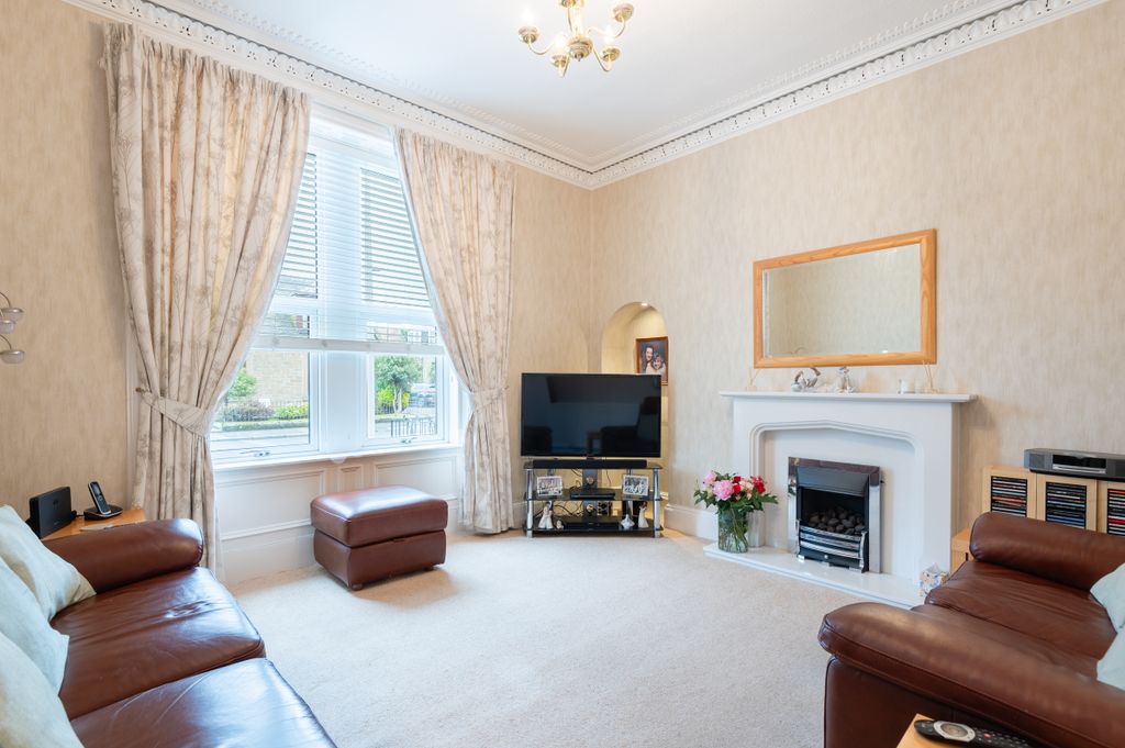 Property photo 2 of 28