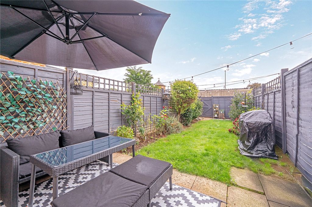 Property photo 2 of 11 Picture No. 21