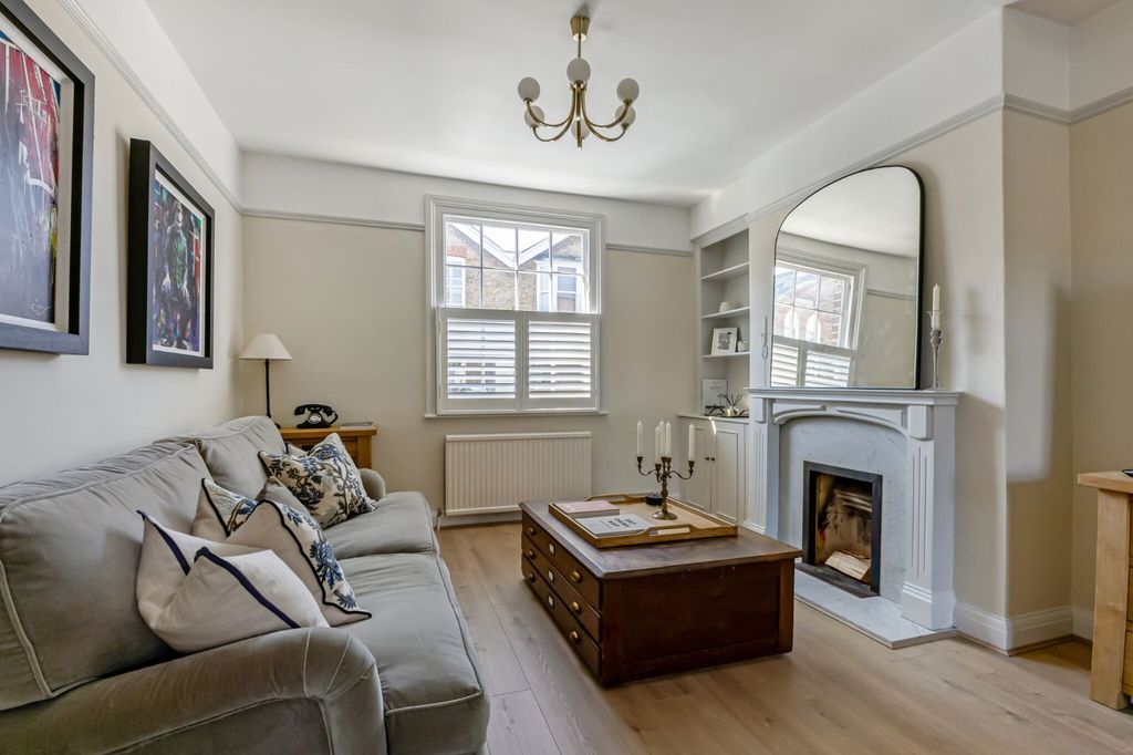 Property photo 2 of 15 Sitting Room