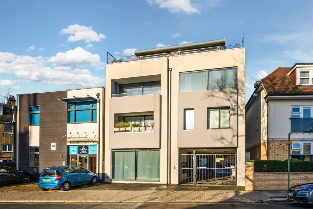 Property photo 3 of 12