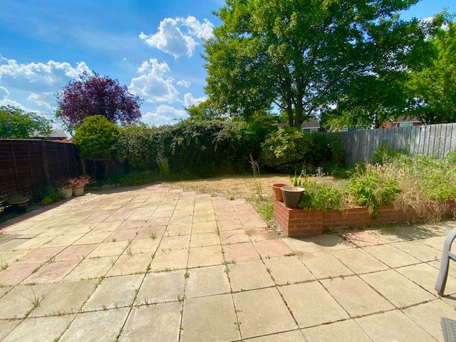 Property photo 3 of 12 Garden