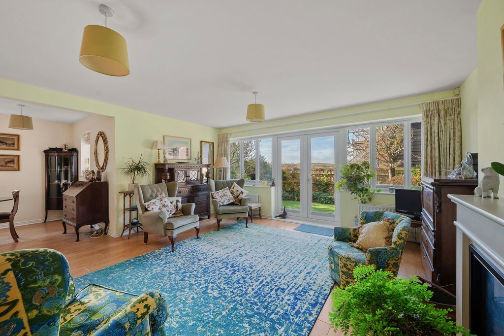 Property photo 3 of 47