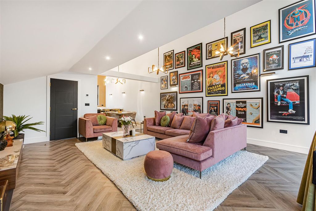 Property photo 3 of 43 9_67860.Jpg