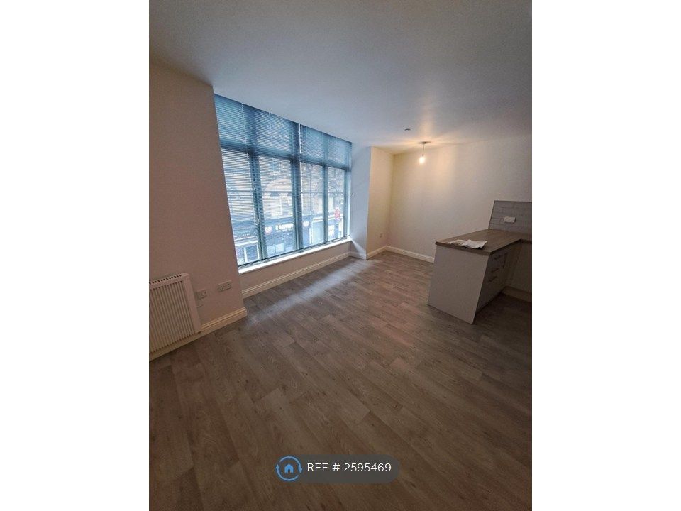 Property photo 2 of 6 Open Plan Lounge