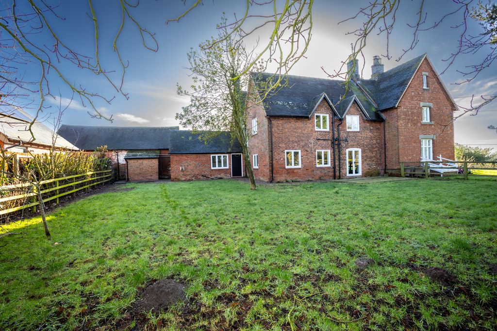 Property photo 3 of 26 2 Church Farm 280126-105