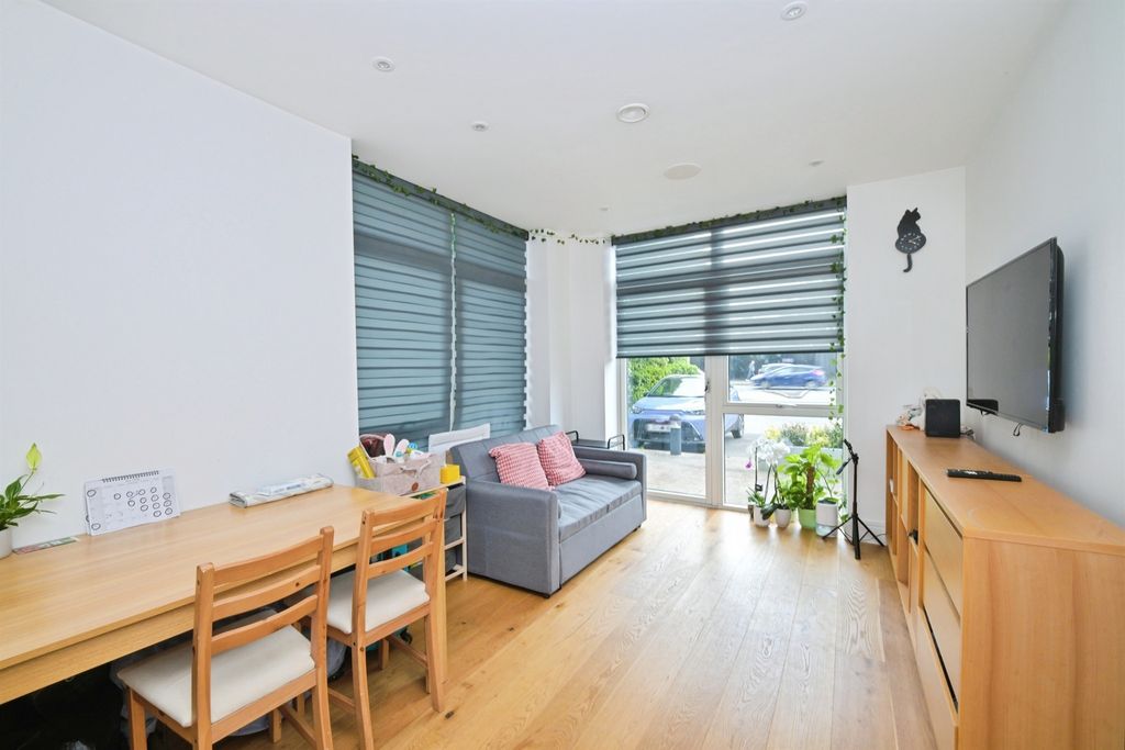 Property photo 2 of 16