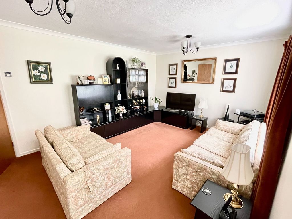 Property photo 3 of 13