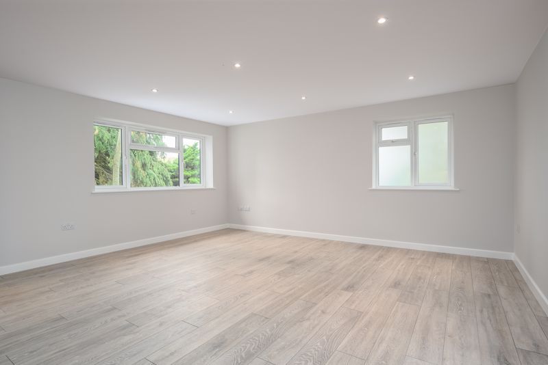 Property photo 2 of 14 Photo 27