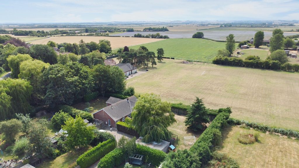 Property photo 2 of 33