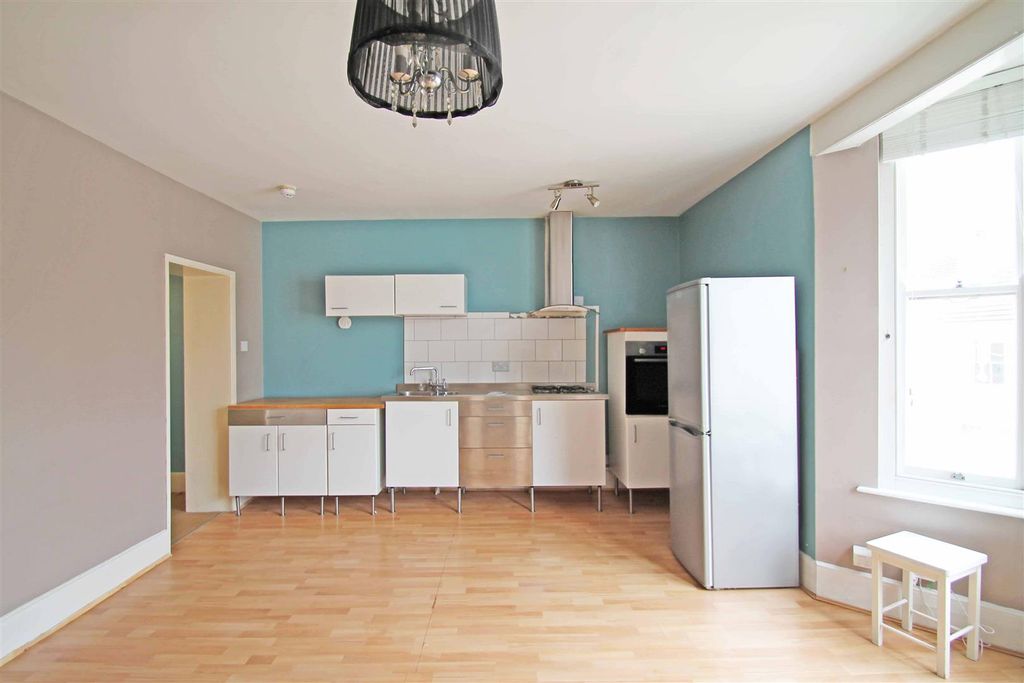 Property photo 3 of 9 Kitchen/Living Room