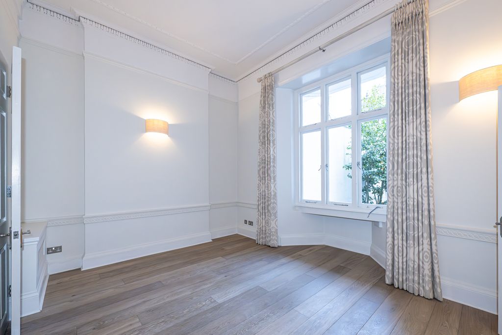 Property photo 3 of 24