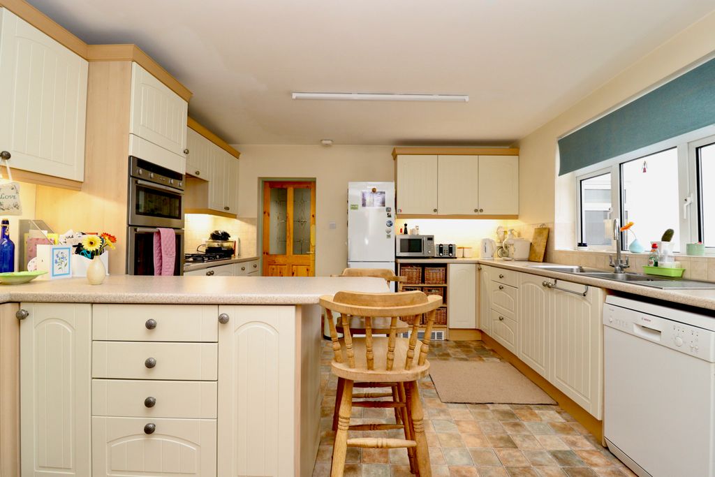 Property photo 2 of 25 Img_7299