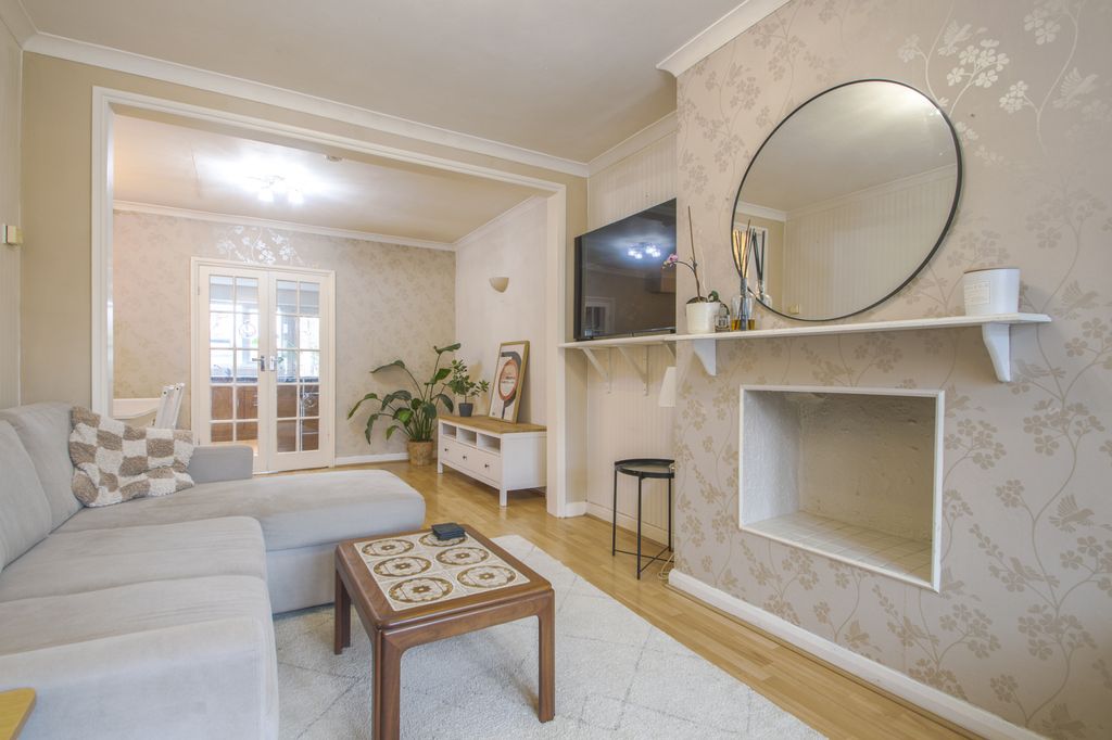 Property photo 3 of 14 Gallery