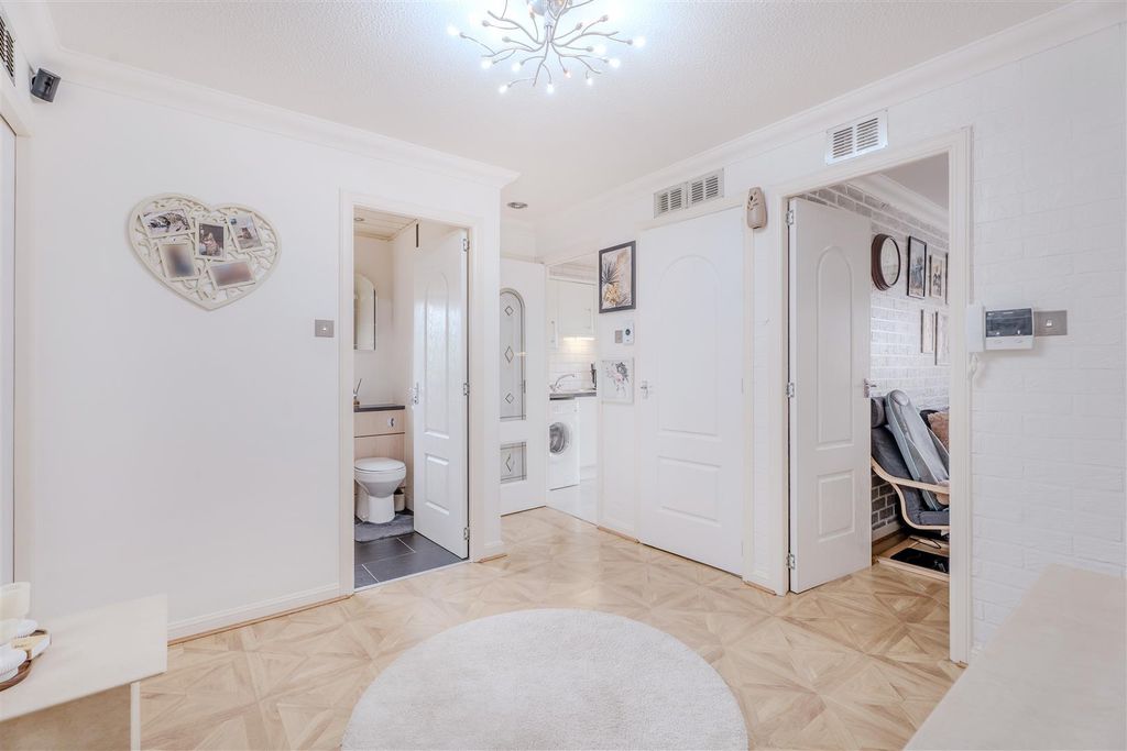 Property photo 2 of 16 11Burnbank-12.Jpg