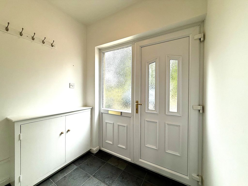 Property photo 2 of 28