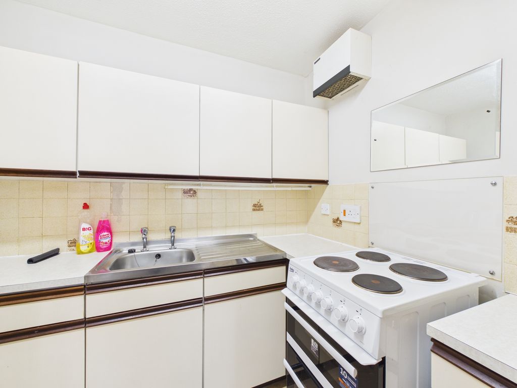 Additional image 4 of 1 bed flat for saleJasmine Court, Horsham, West Sussex RH12