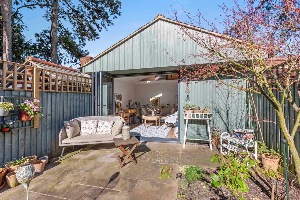 Property photo 2 of 12
