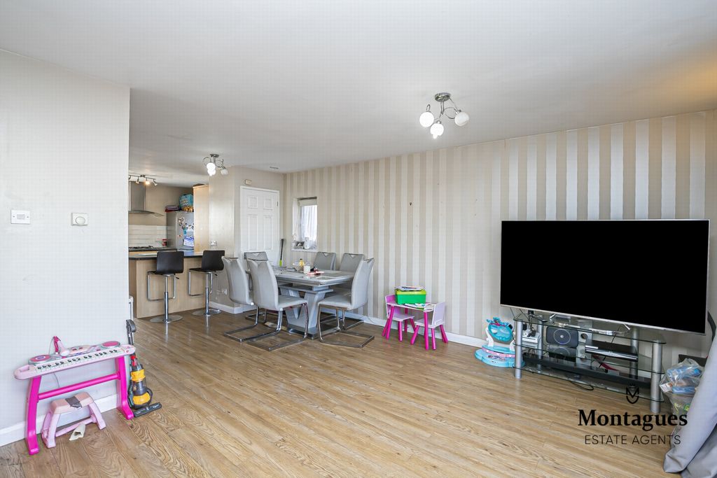 Property photo 3 of 21 Photo 10