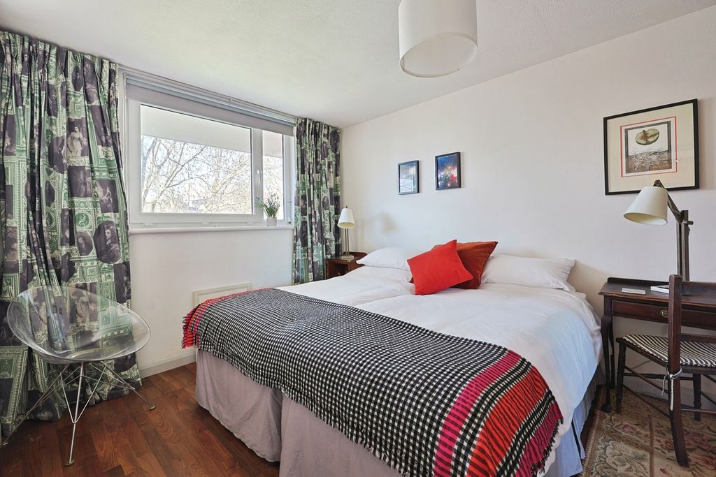 Property photo 3 of 16 Pbox-Img.Jpg